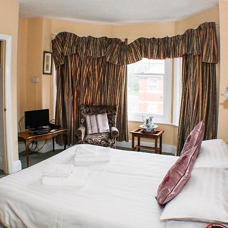 The Montpellier Hotel Llandrindod Wells Buitenkant foto