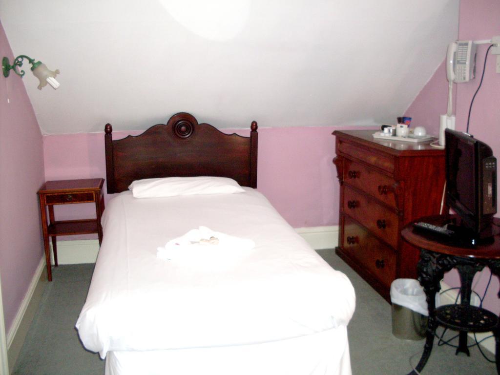 The Montpellier Hotel Llandrindod Wells Buitenkant foto