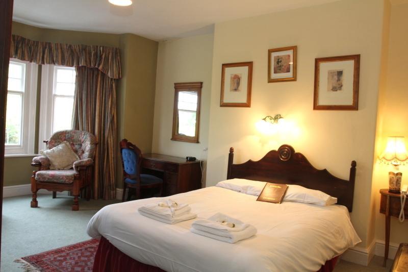 The Montpellier Hotel Llandrindod Wells Buitenkant foto