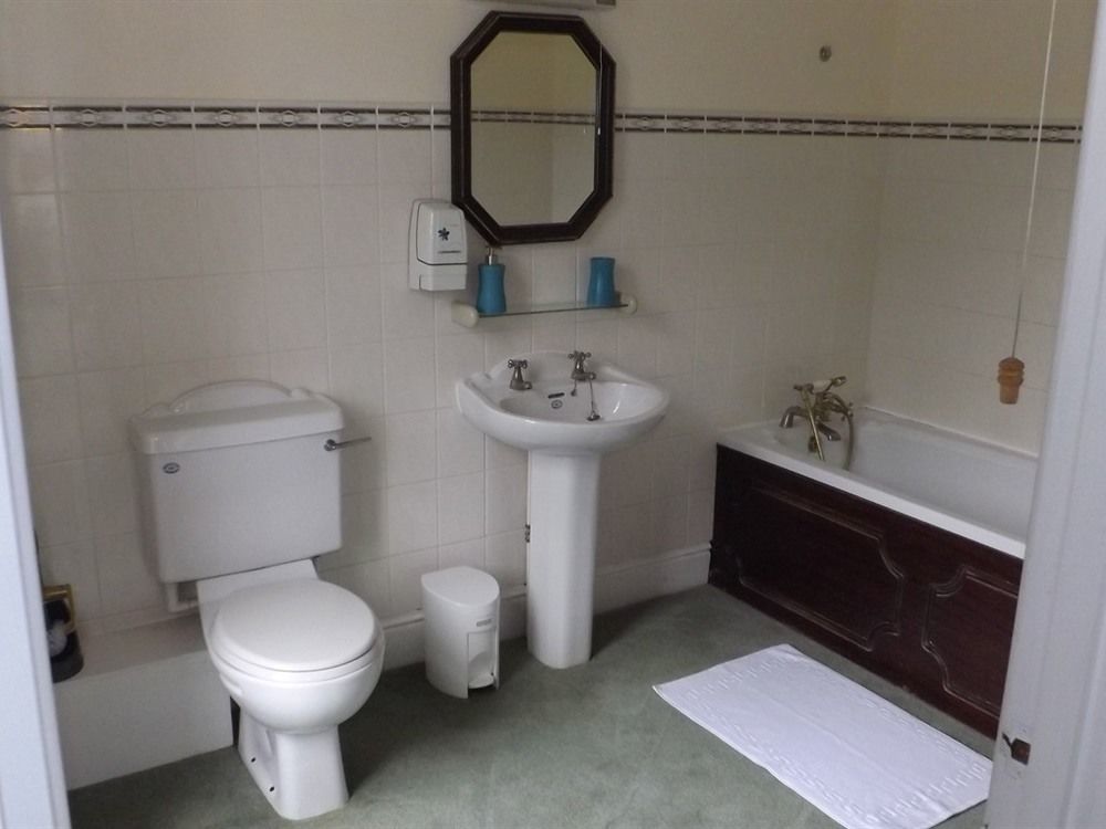The Montpellier Hotel Llandrindod Wells Buitenkant foto