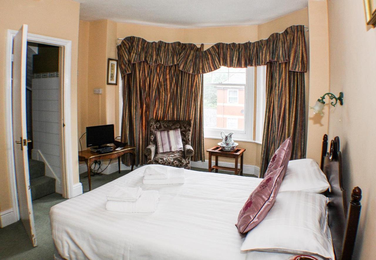 The Montpellier Hotel Llandrindod Wells Buitenkant foto
