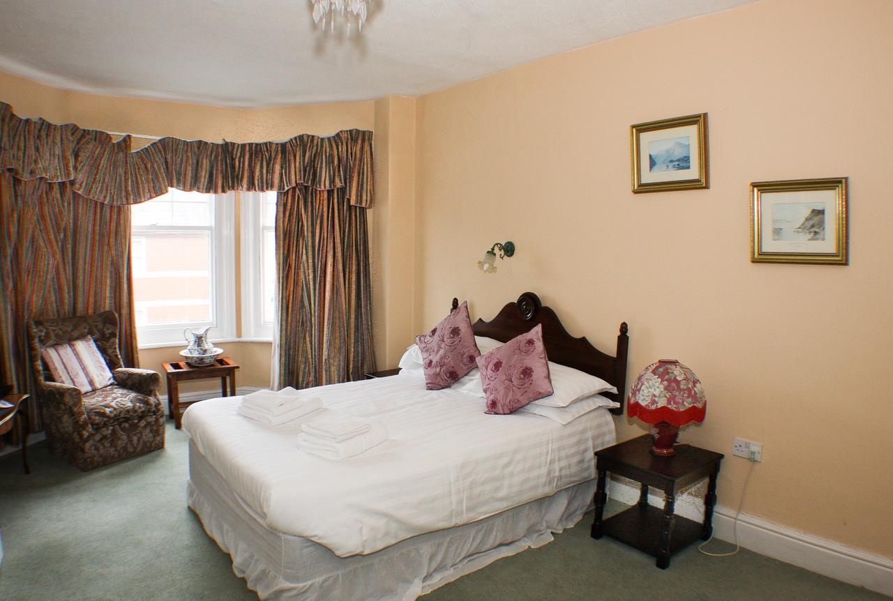 The Montpellier Hotel Llandrindod Wells Buitenkant foto